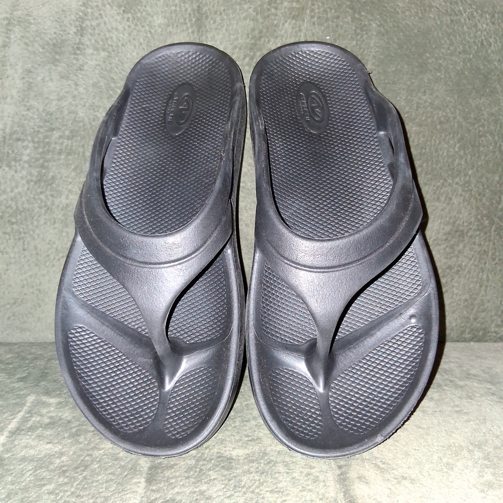 Athletic Works Black Women's Extra Thick Comfort Flip Flop Sandals